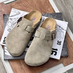Birkenstock Boston taupe suede mule clogs
